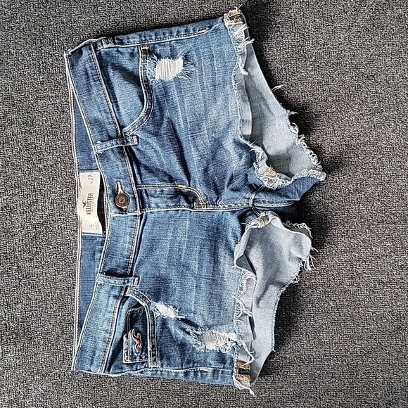 3 for $15 item🎉Hollister Juniors Denim Shorts - Picture 1 of 4